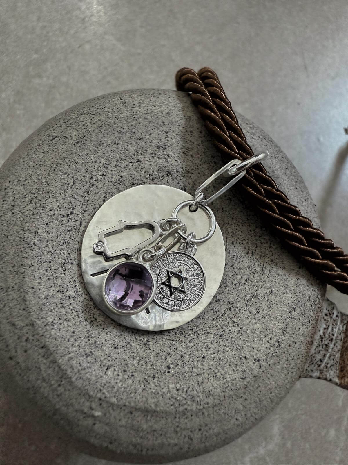 אמן להגנה ואמונה