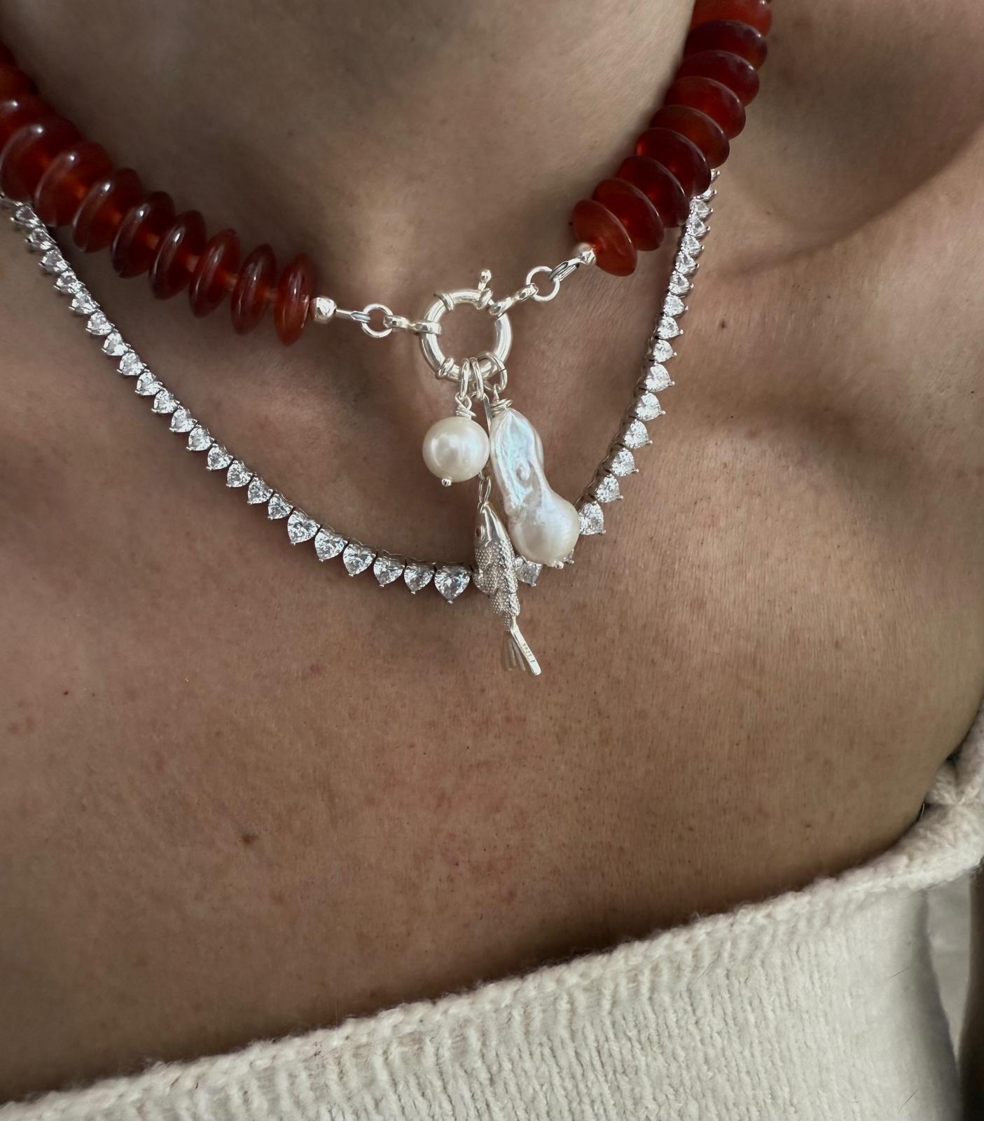 קרנליאן צ'ארמס דגים