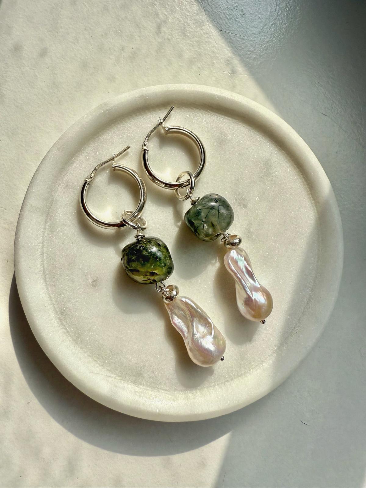 עגילי אבן הפריהנייט